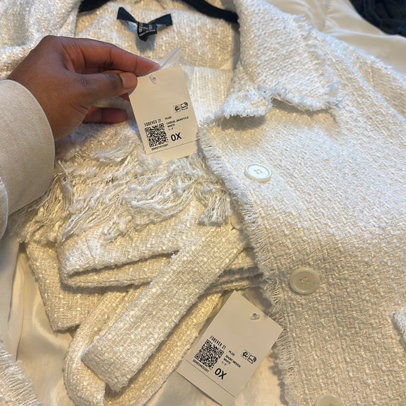 COMPLETE SET ⭐️ White Tweed Short and Jacket Set/Co-ord - Picture 4 of 6